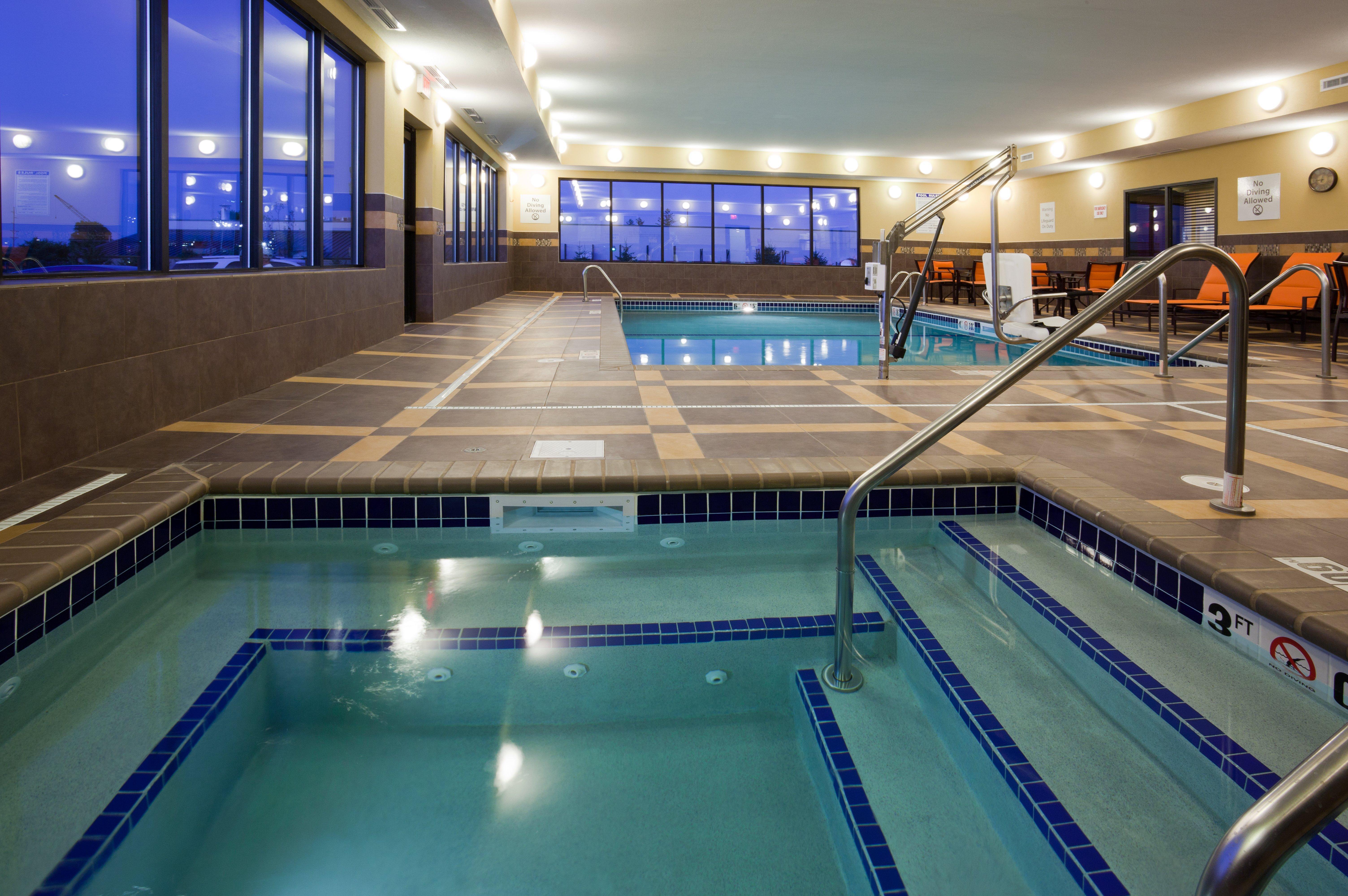 Holiday Inn Express & Suites Fort Dodge By Ihg Eksteriør bilde
