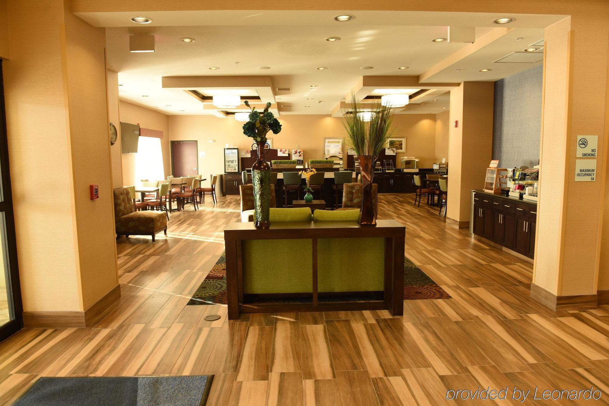 Holiday Inn Express & Suites Fort Dodge By Ihg Eksteriør bilde